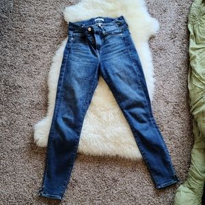 Skinny jeans (stretchy)